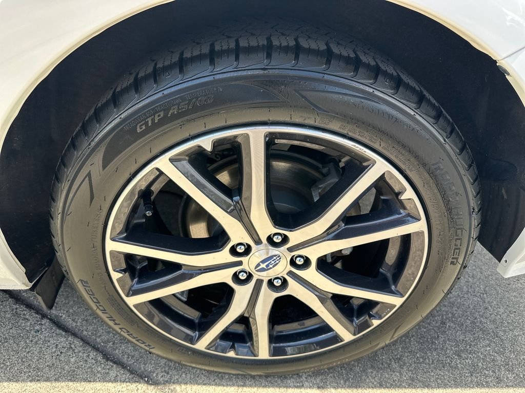Used 2018 Crystal White Pearl Subaru 2.0i Limited image 27