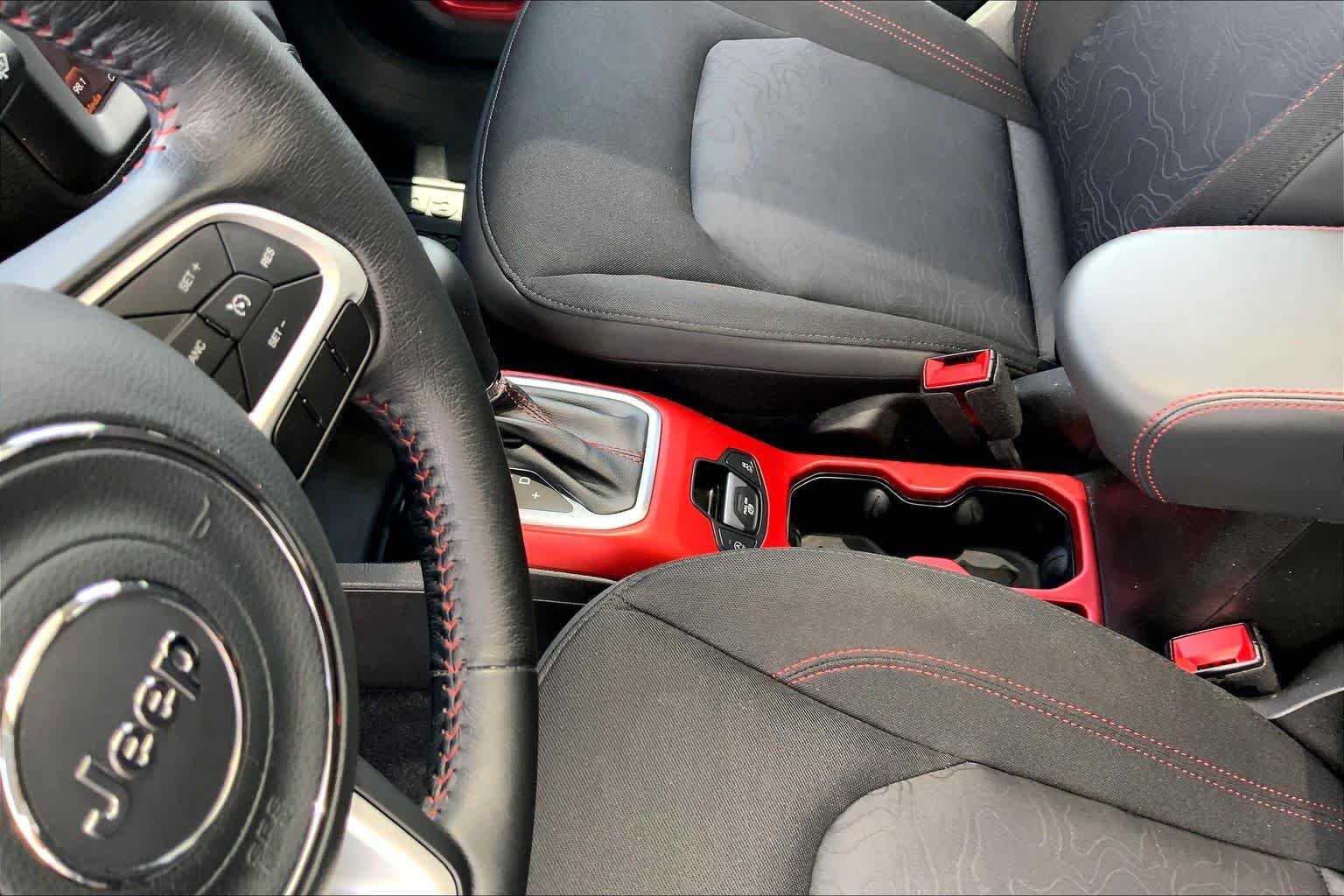 Used 2020 Sting-Gray Clearcoat Jeep Trailhawk image 17