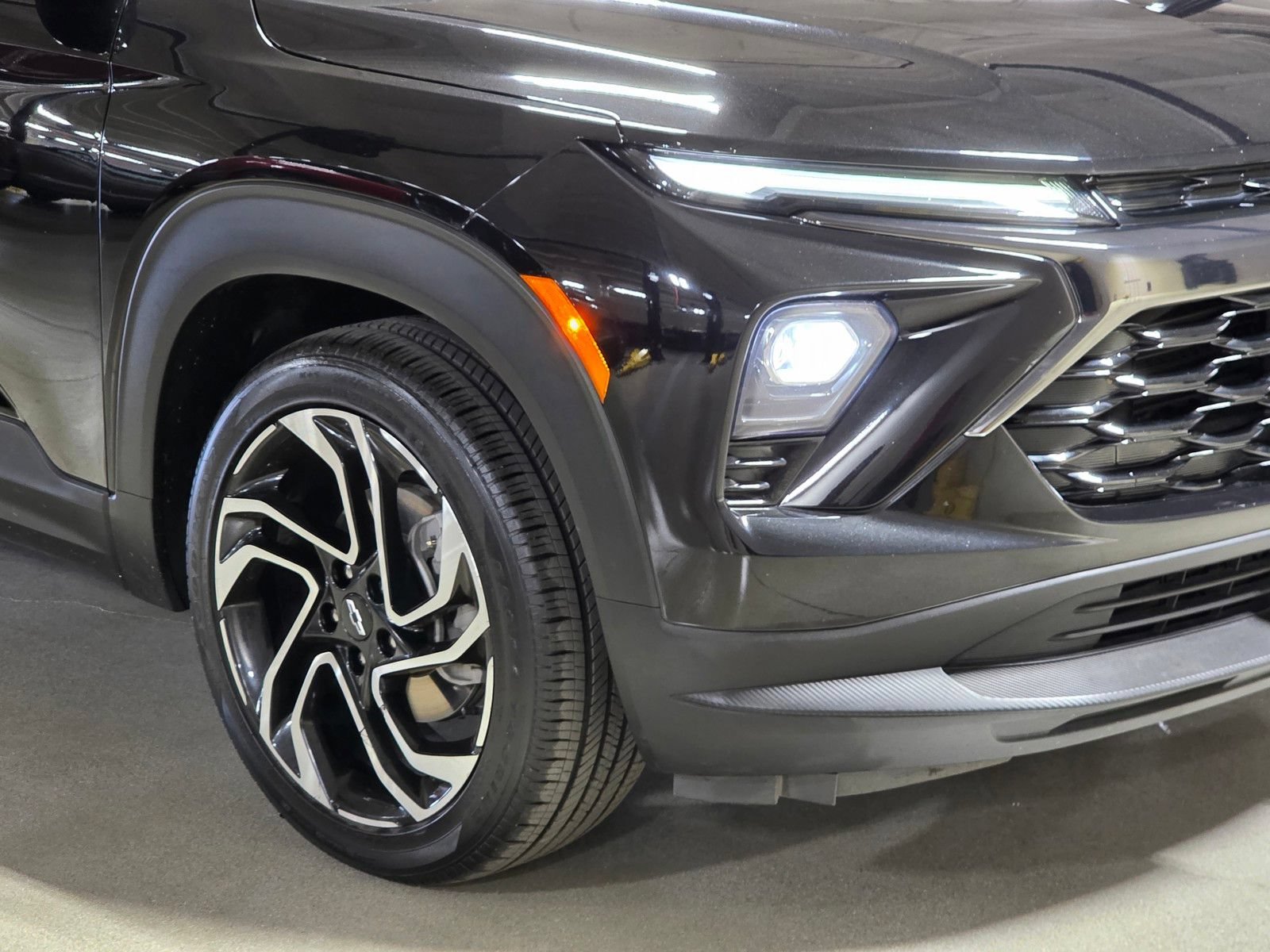 Used 2024 Mosaic Black Metallic Chevrolet RS image 10