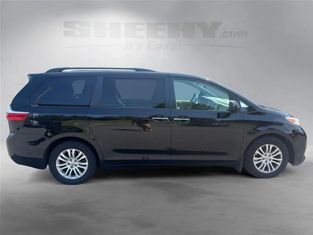 Used 2017 Midnight Black Metallic Toyota  image 10