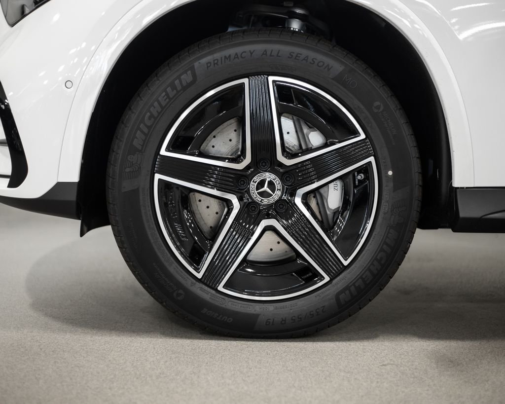 New 2027 White Mercedes-Benz GLC 300 Coupe image 4