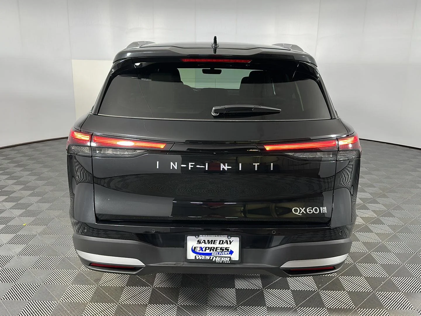 Used 2026 Mineral Black INFINITI LUXE image 28
