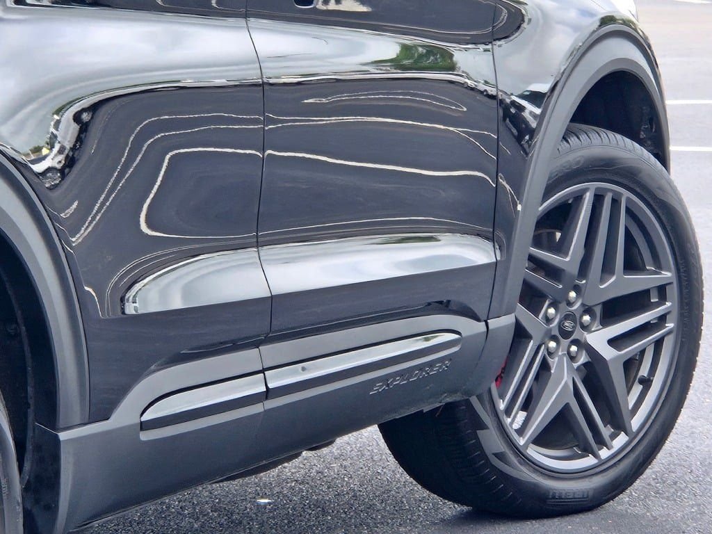 Certified Used 2025 Black Metallic Ford ST-Line image 14