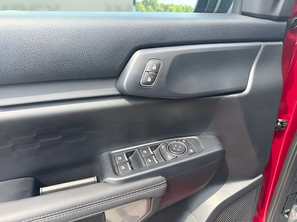 Used 2025 Red Ford XLT image 22
