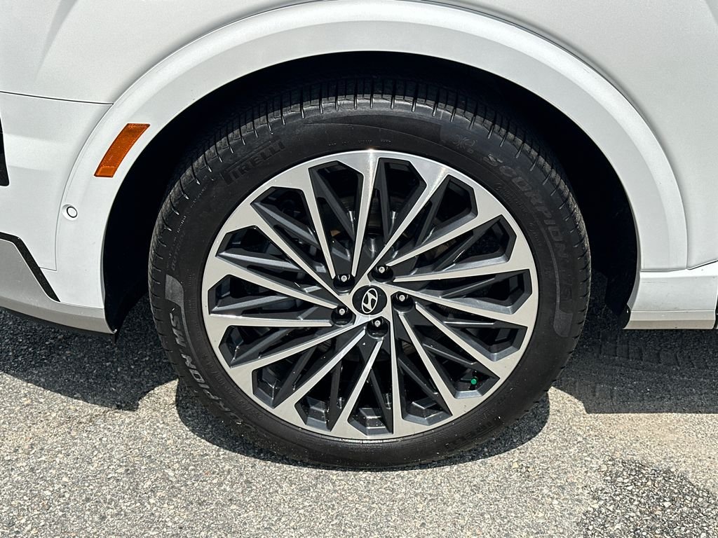 Used 2026 White Hyundai Calligraphy image 11