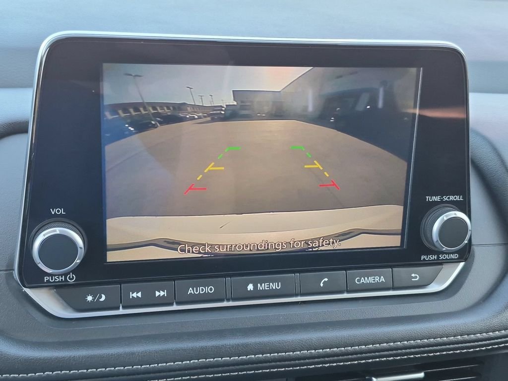 Used 2025 White Nissan SV image 17