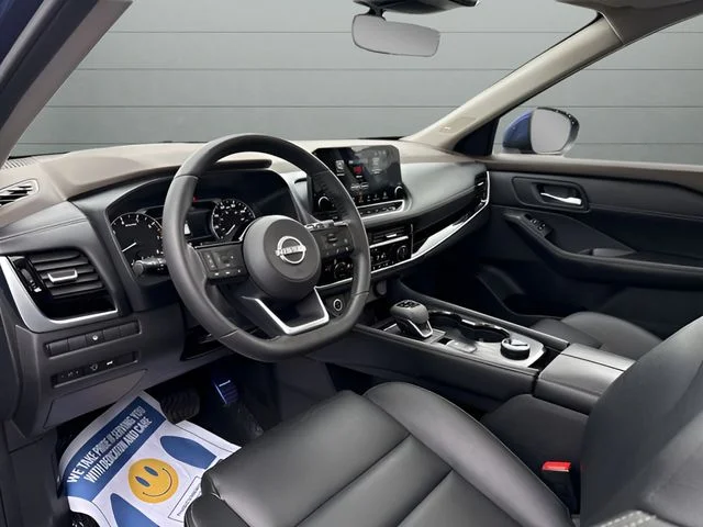 Used 2023 Blue Nissan SL image 9