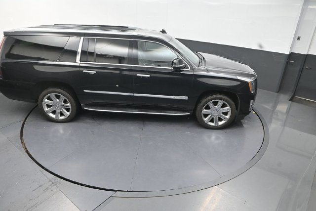 Used 2020 Black Cadillac Premium image 31