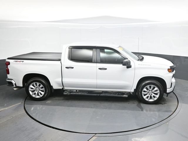 Used 2021 White Chevrolet Custom image 16
