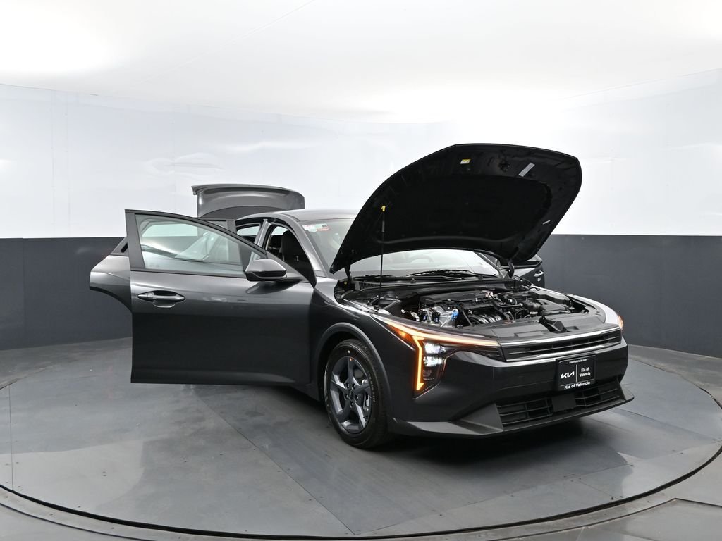 New 2026 Interstellar Gray Kia LXS image 27