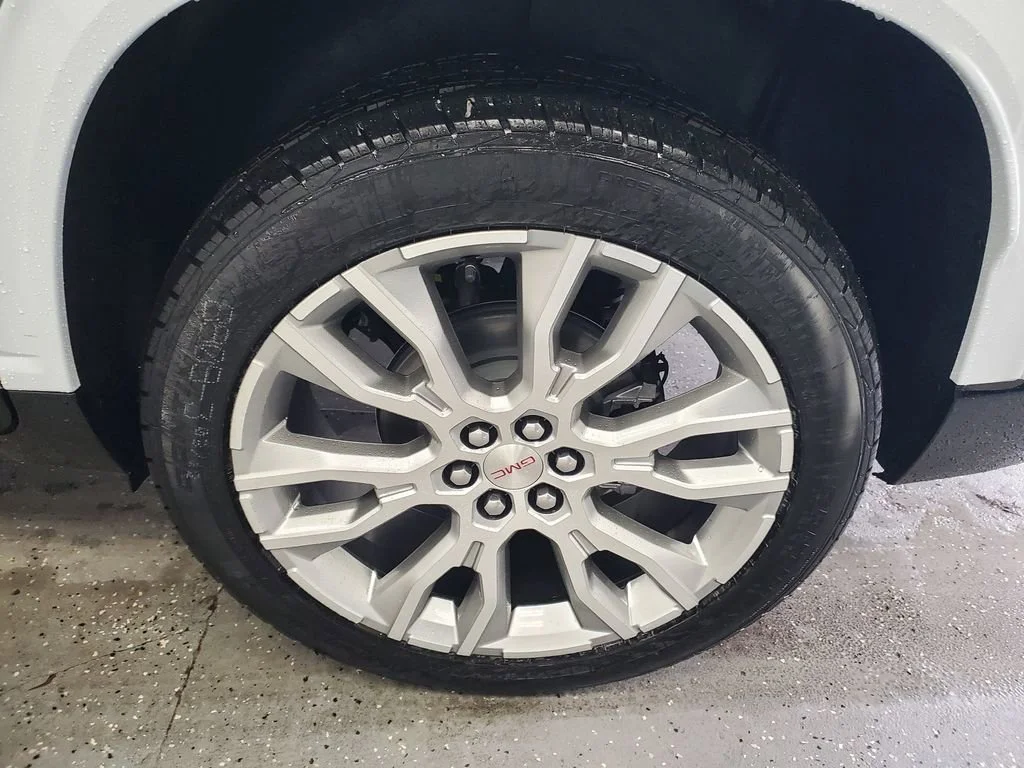 2026 GMC Acadia Denali - Photo 32