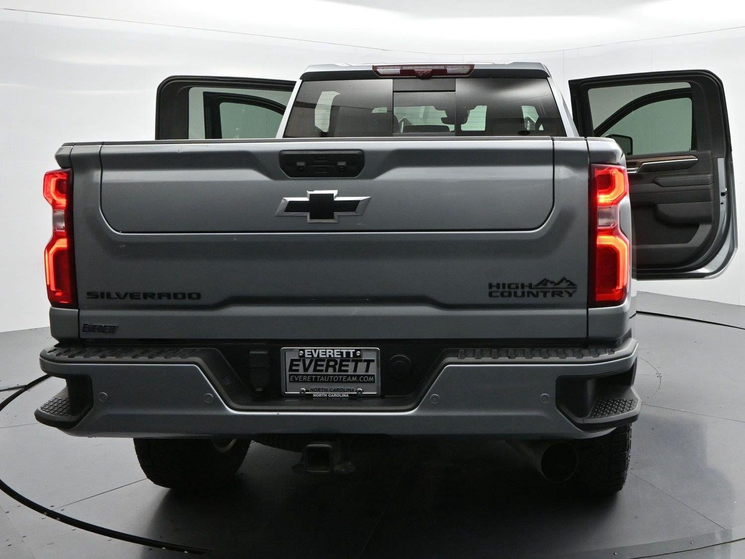 Used 2024 Sterling Gray Metallic Chevrolet High Country image 41