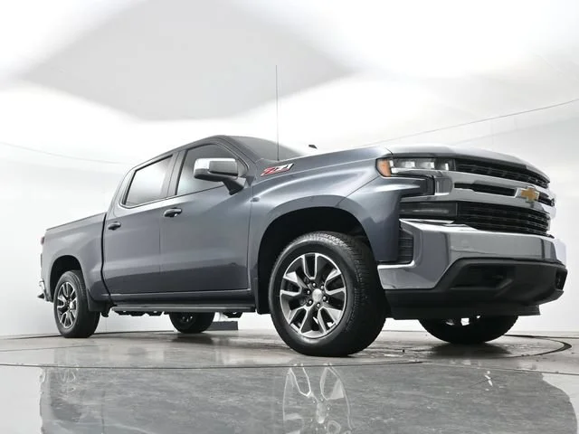 Used 2019 SHADOW GRAY METALLIC Chevrolet LT image 21