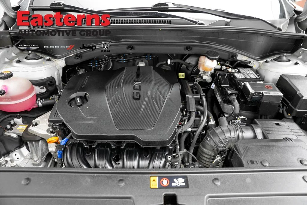 Used 2023 Silver Hyundai SEL image 9