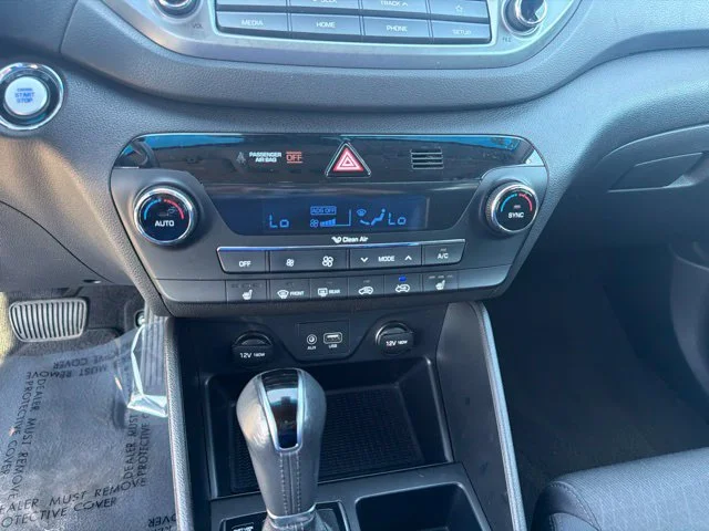 Used 2018 Black Noir Pearl Hyundai Value image 26