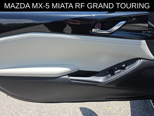 Used 2021 Black Mazda Grand Touring image 17