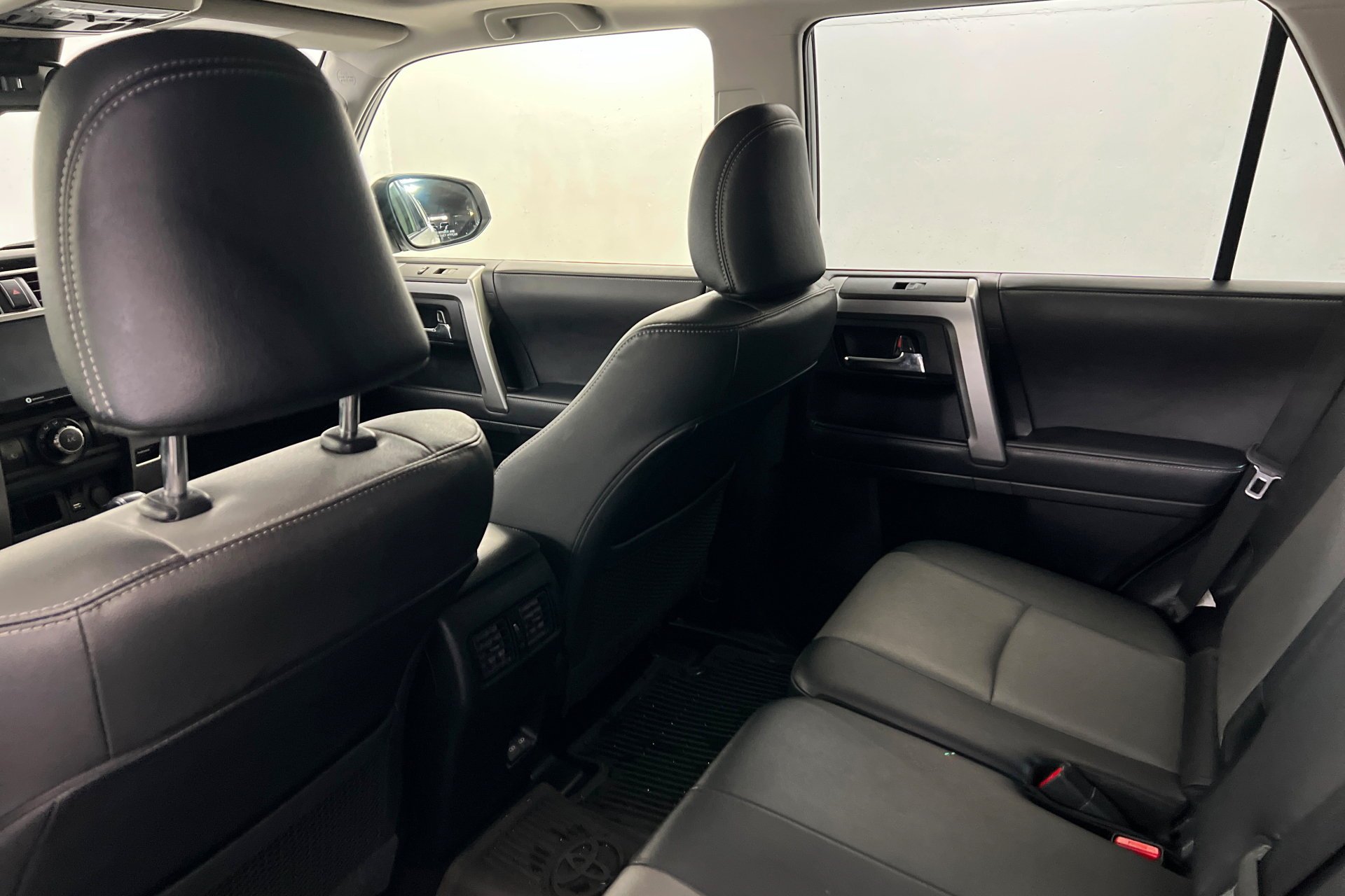 Used 2024 White Toyota SR5 Premium image 18