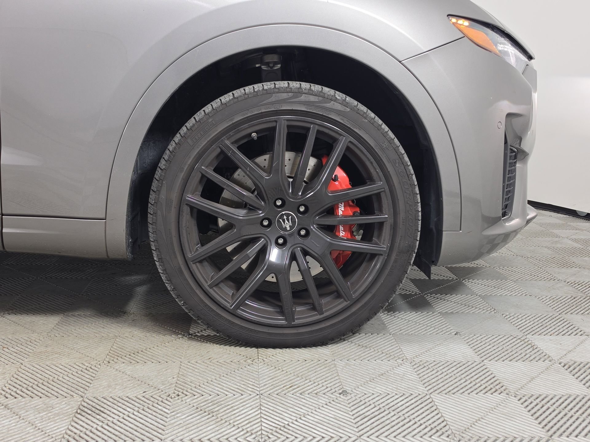 Used 2022 Gray Maserati Modena image 10