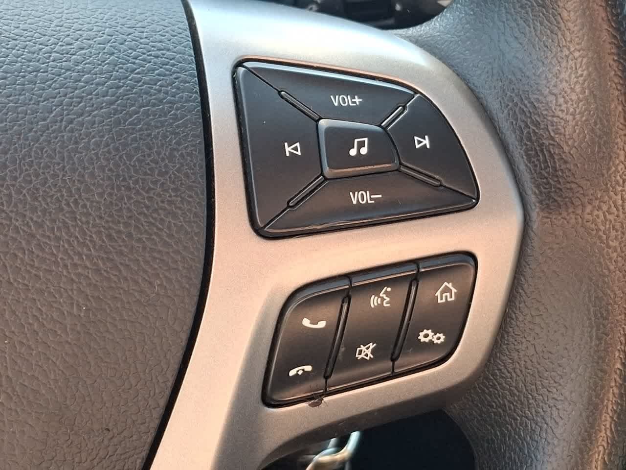 Used 2019 Oxford White Ford XLT image 21
