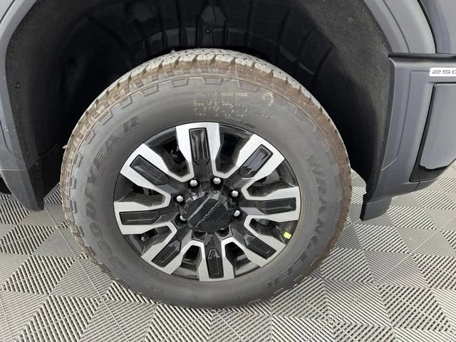 2026 GMC Sierra 2500HD Denali Ultimate - Photo 48