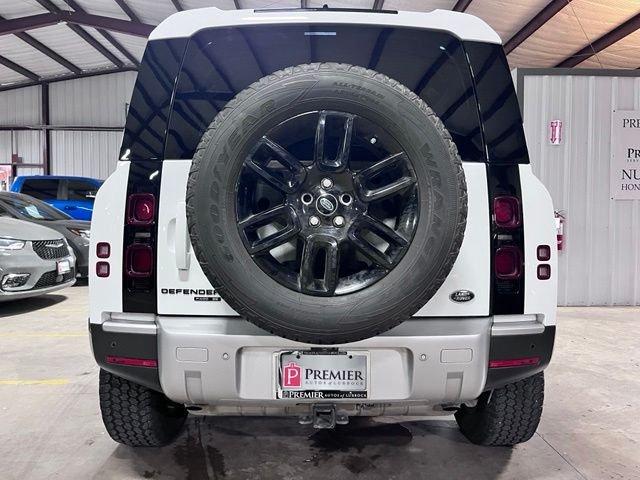 Used 2020 White Land Rover SE image 4
