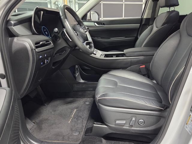 Used 2025 Silver Hyundai SEL Premium image 5