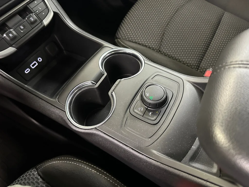 Used 2023 Marine Metallic GMC SLE image 14