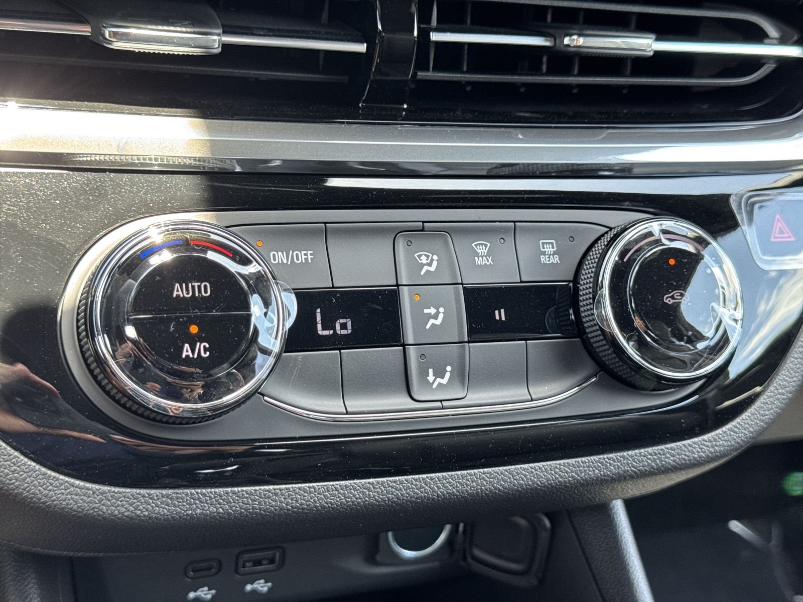 2026 Buick Envista Sport Touring - Photo 49