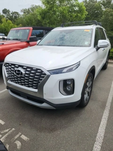 Used 2021 White Hyundai SEL image 1