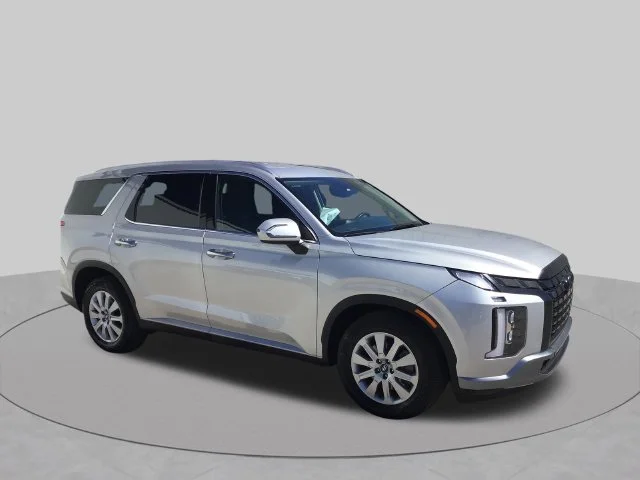 Used 2024 Silver Hyundai SEL image 7