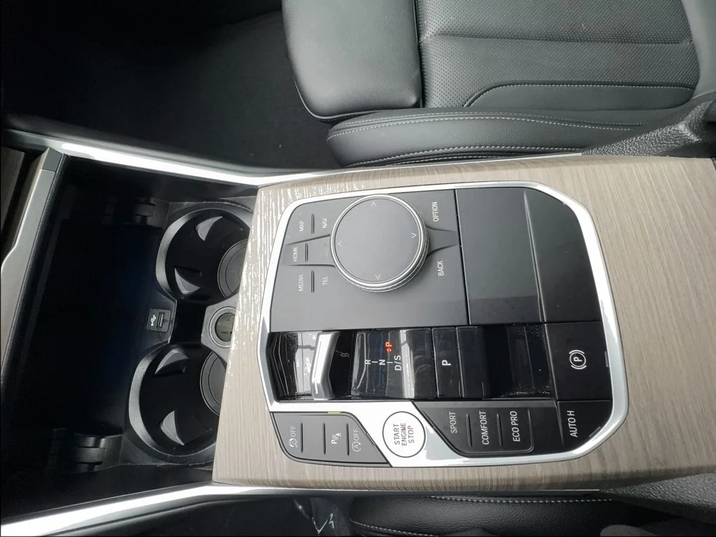 Used 2025 White BMW 330i image 46