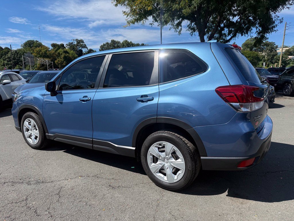 Used 2019 Horizon Blue Pearl Subaru Base image 8