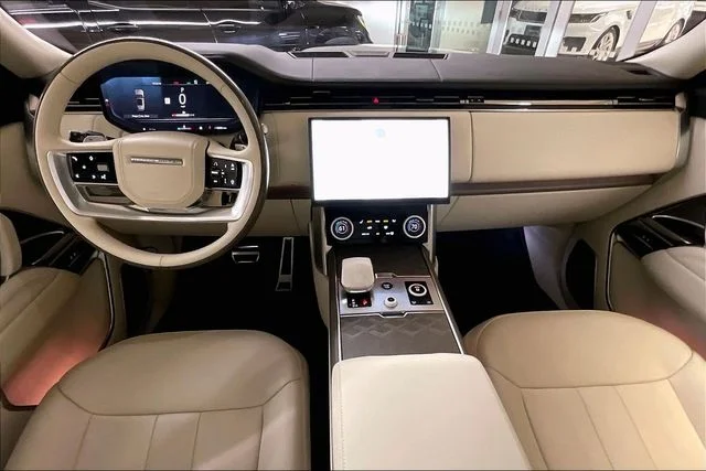 Used 2023 Blue Land Rover SV image 16