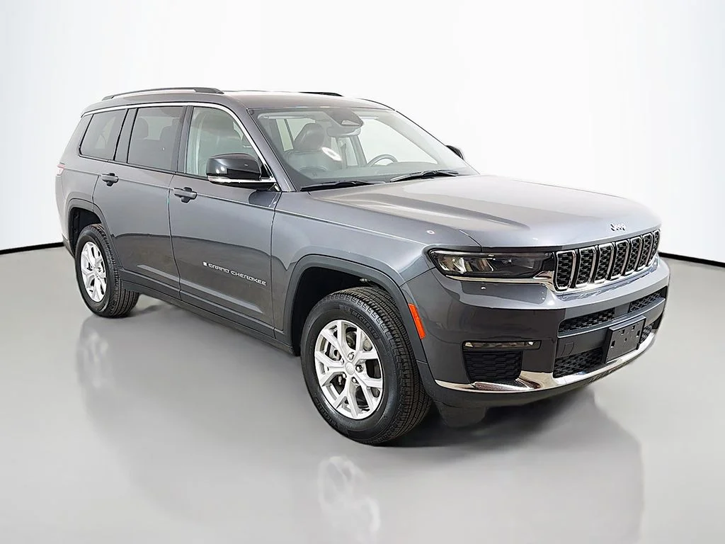 Used 2024 Metallic Jeep Limited image 2