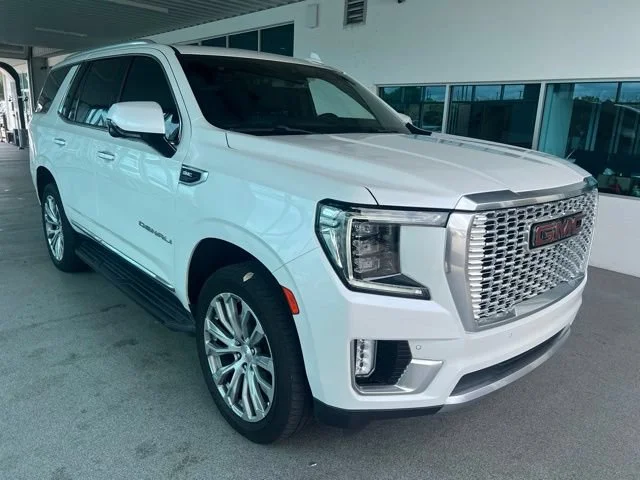 Used 2021 WHITE FROST TRICOAT GMC Denali image 1