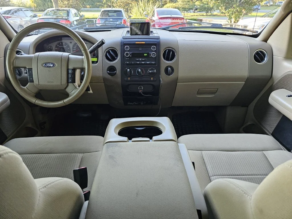 Used 2008 Beige Ford  image 10