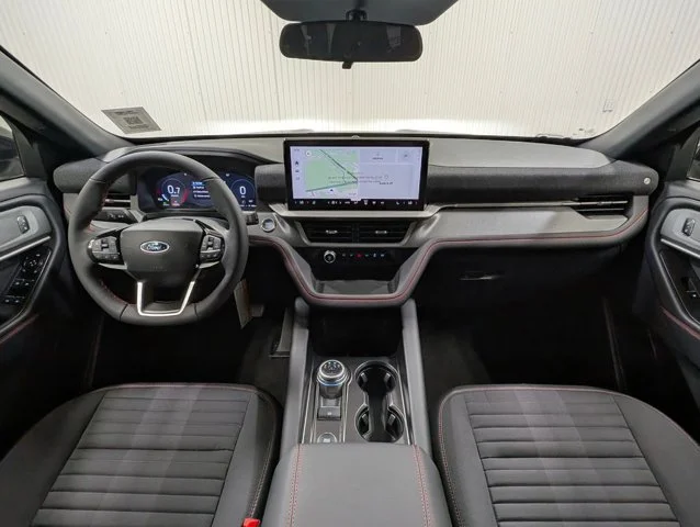 New 2026 Carbonized Gray Metallic Ford ST-Line image 31