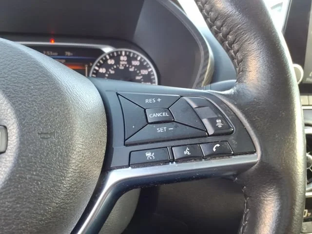 Used 2024 White Nissan SV Xtronic CVT image 22
