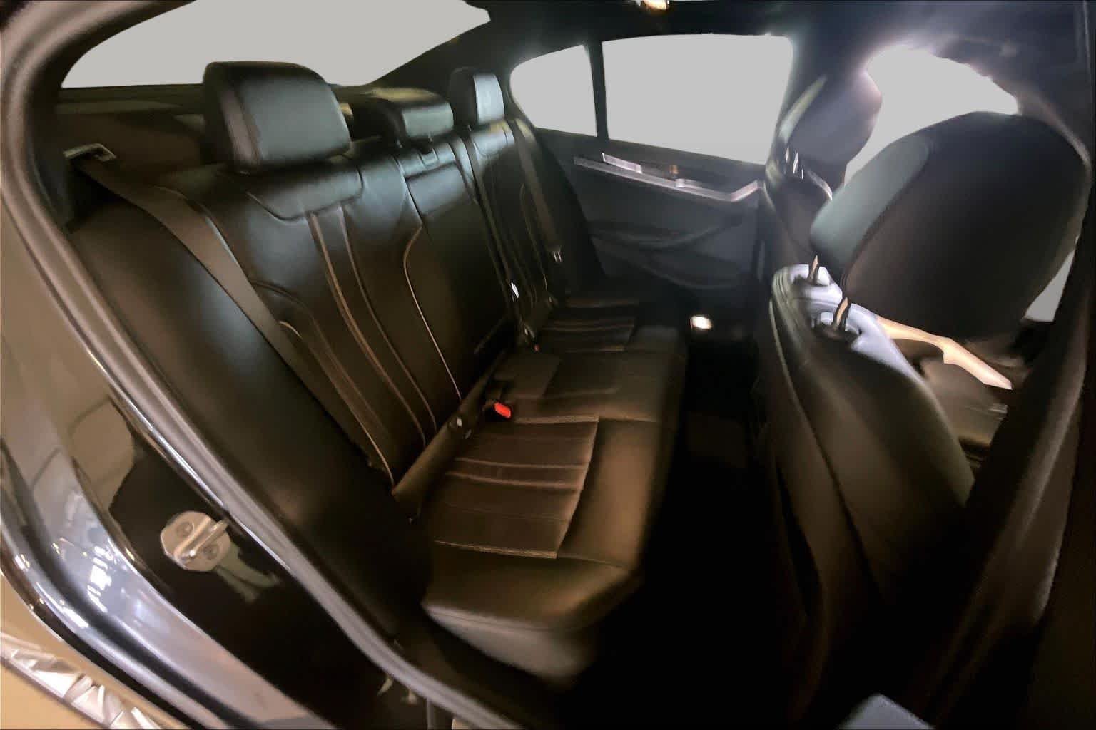 Used 2020 Dark Graphite Metallic BMW 540i image 17