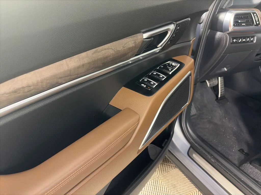 Used 2022 Silver Kia SX image 11