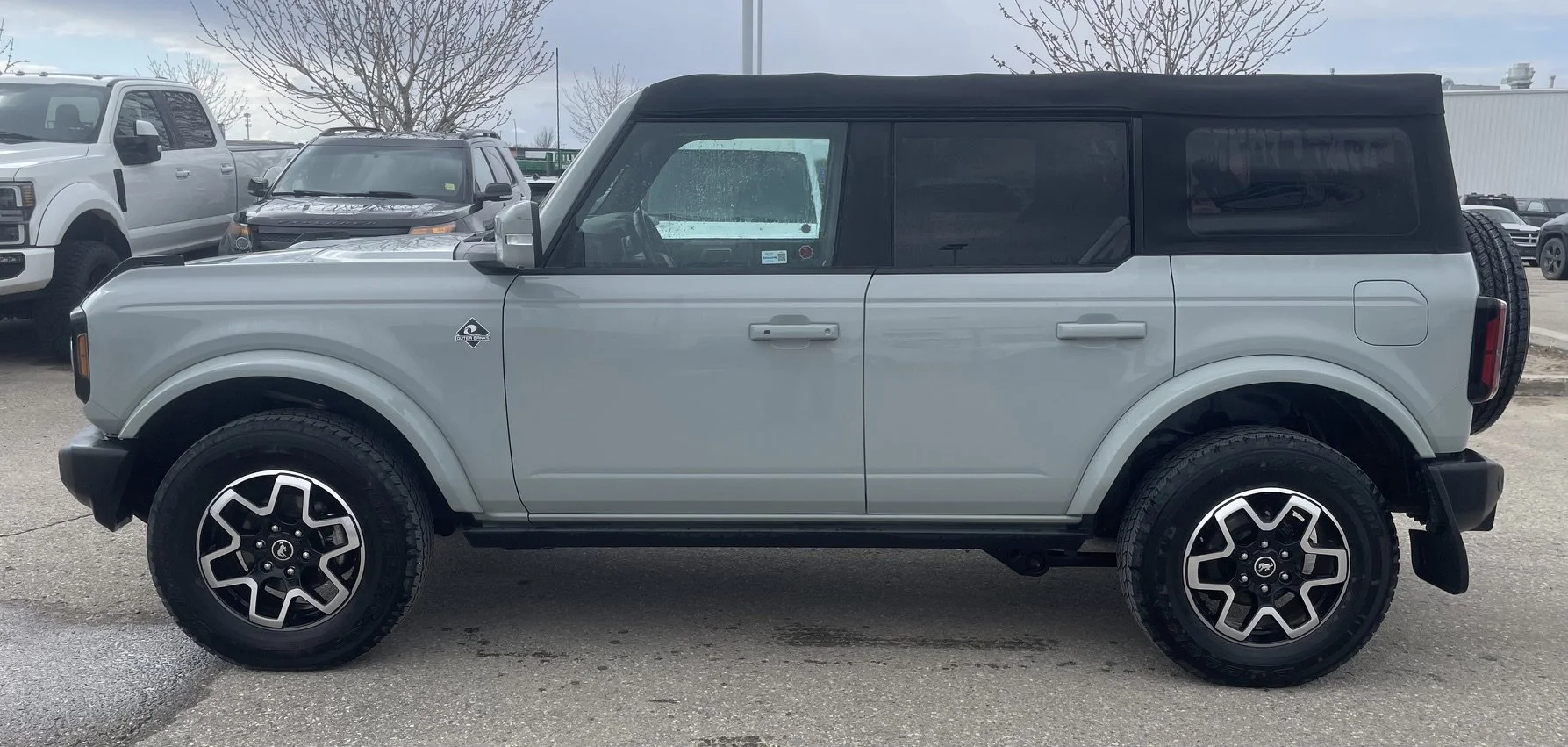 Used 2022 Cactus Gray Ford OUTER BANKS image 2