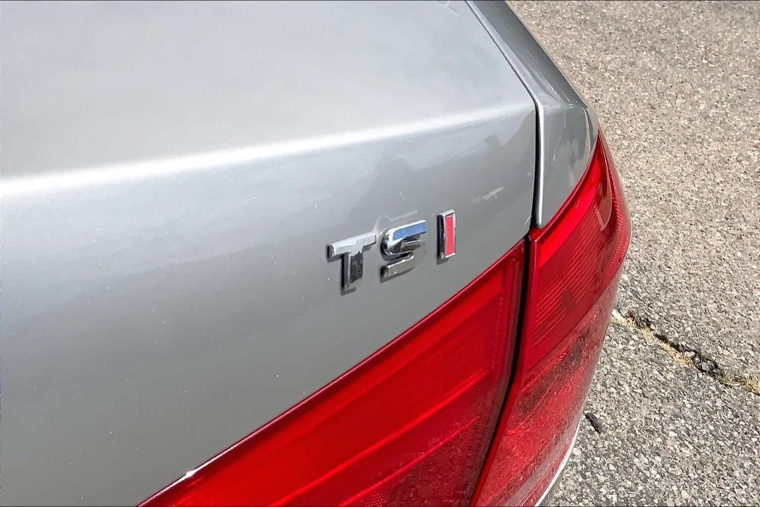Used 2014 Reflex Silver Metallic Volkswagen S image 9