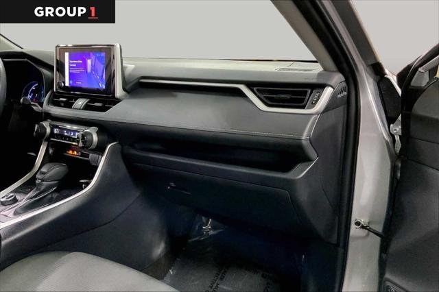 Certified Used 2025 SILVER SKY METALLIC Toyota  image 19