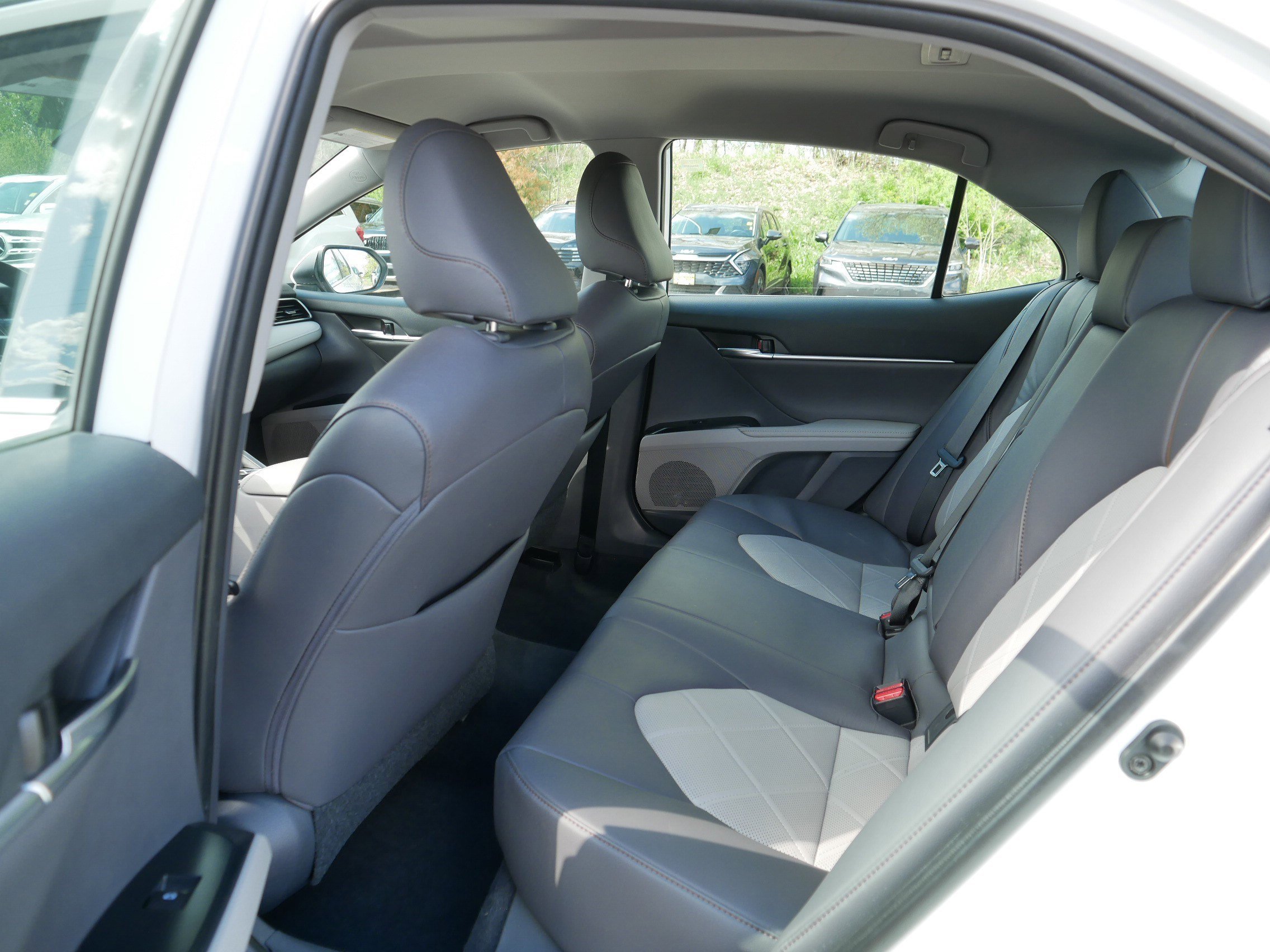 Used 2019 Wind Chill Pearl Toyota XLE image 36