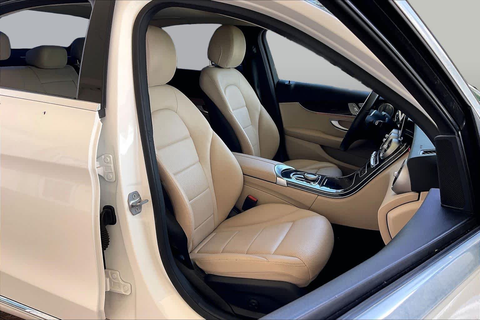 Pre-Owned 2021 Mercedes-Benz C 300