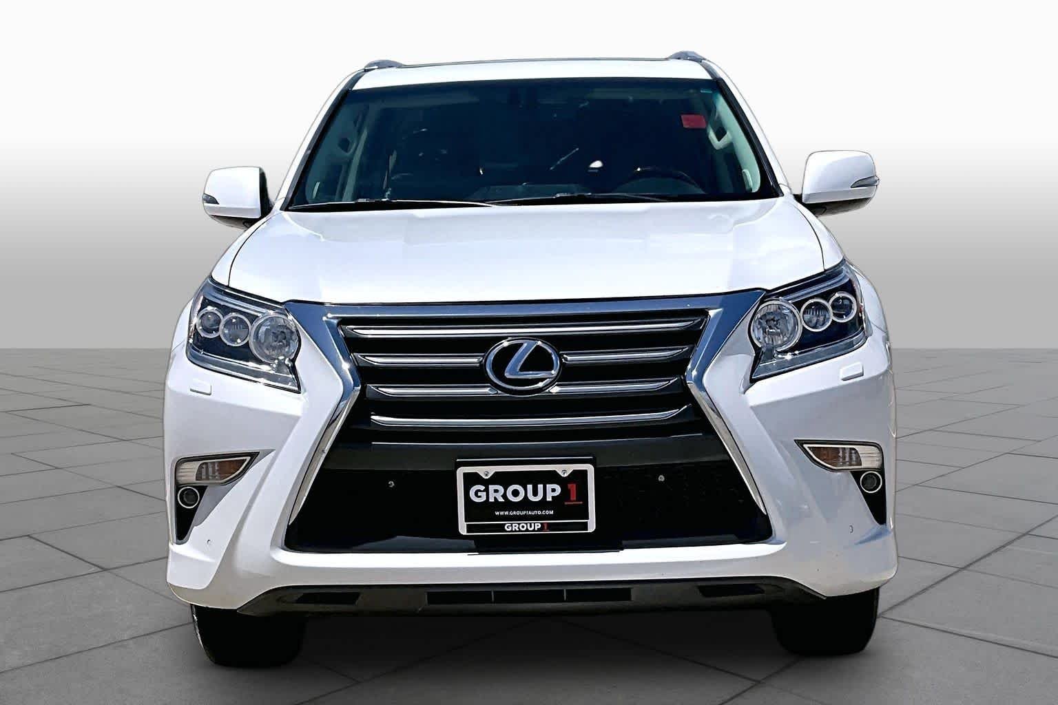 Used 2016 Starfire Pearl Lexus  image 3