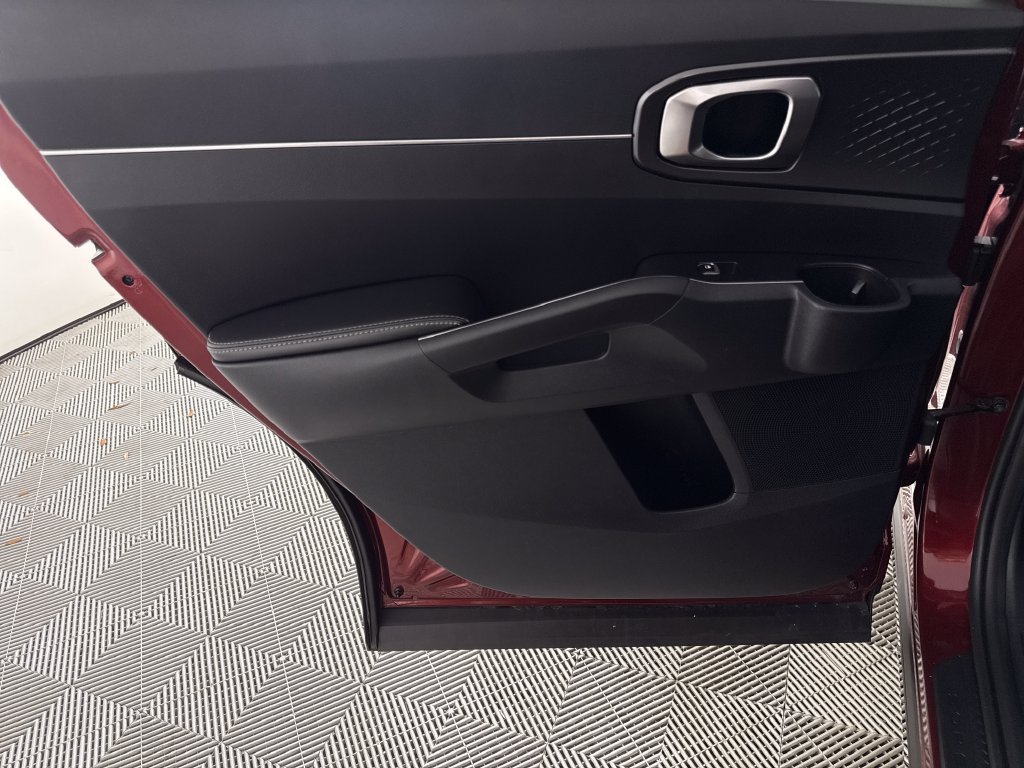 2025 Kia Sorento S - Photo 12