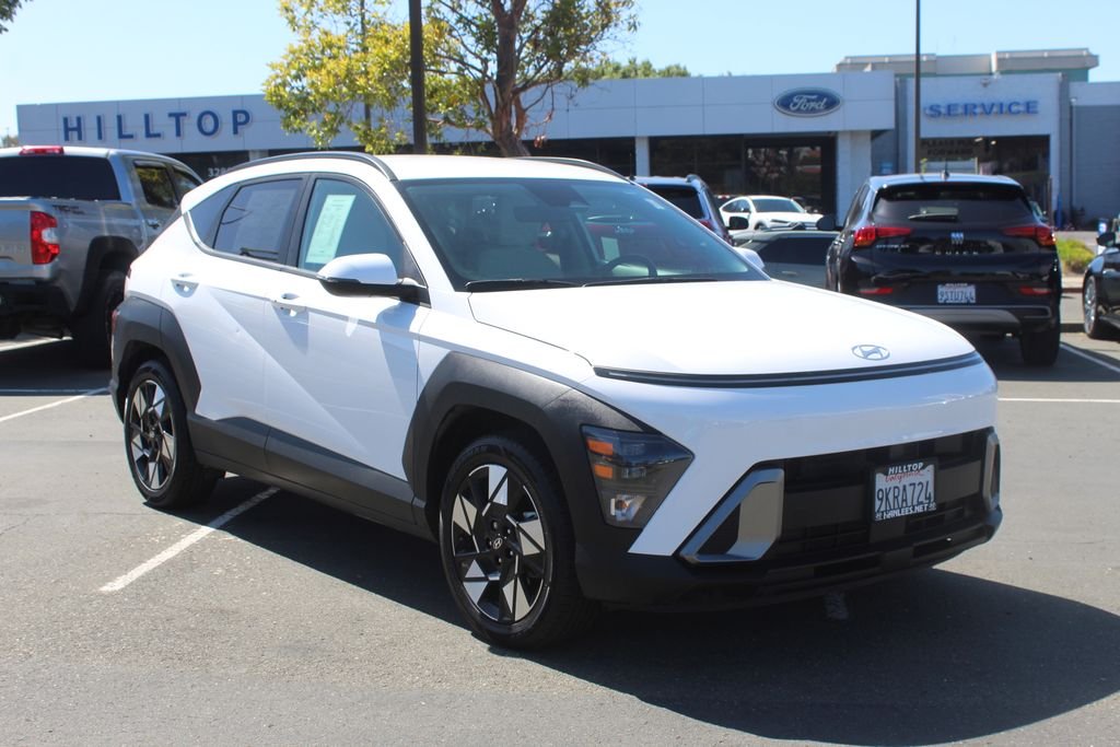 Used 2024 White Hyundai SEL image 5