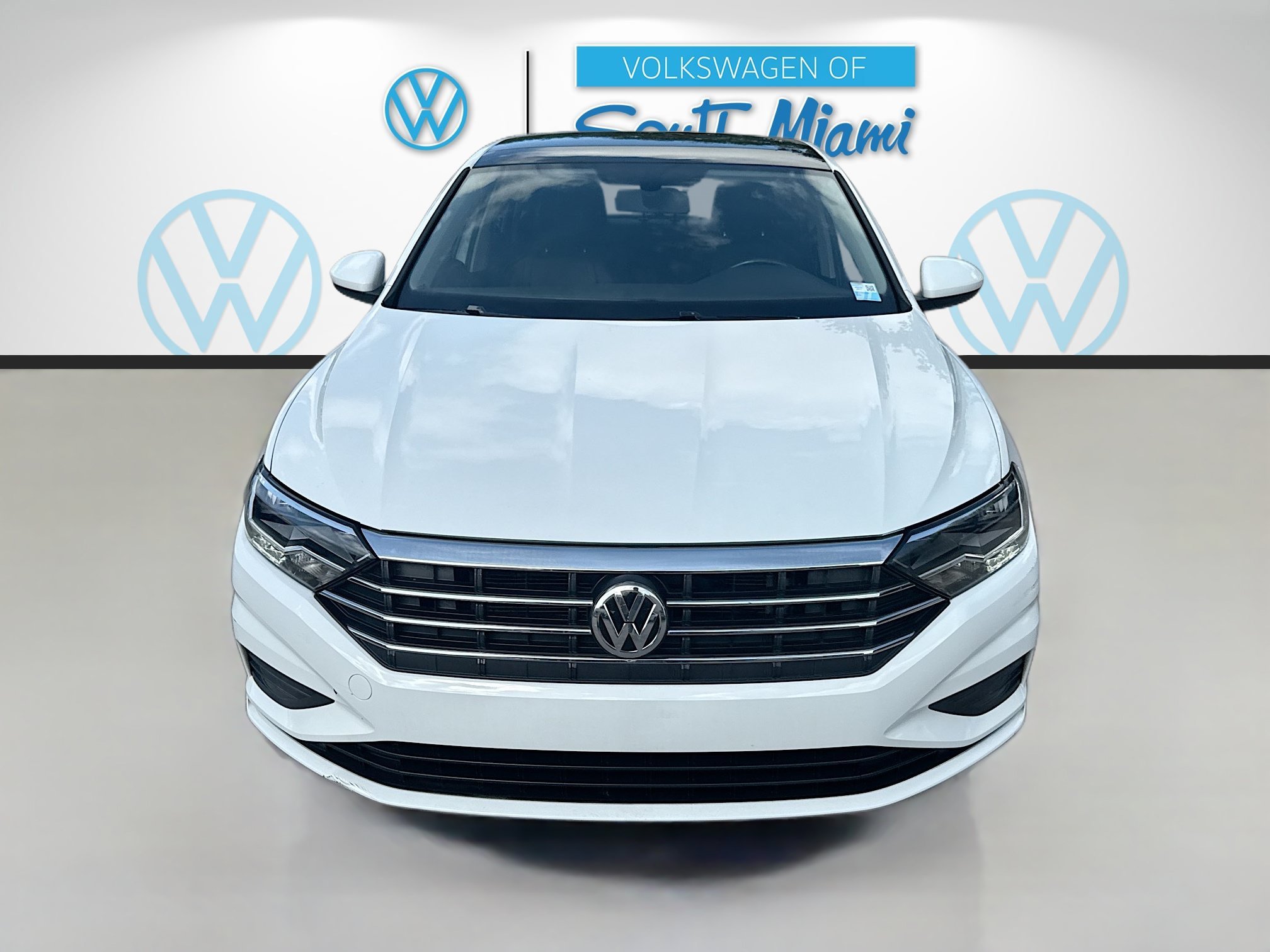 Used 2019 Pure White Volkswagen 1.4T SE image 2