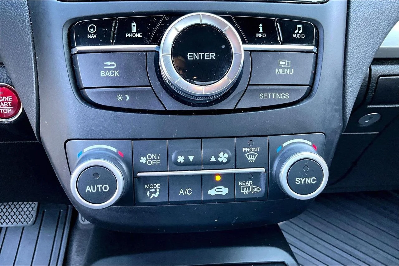 Used 2018  Acura Advance Package image 19